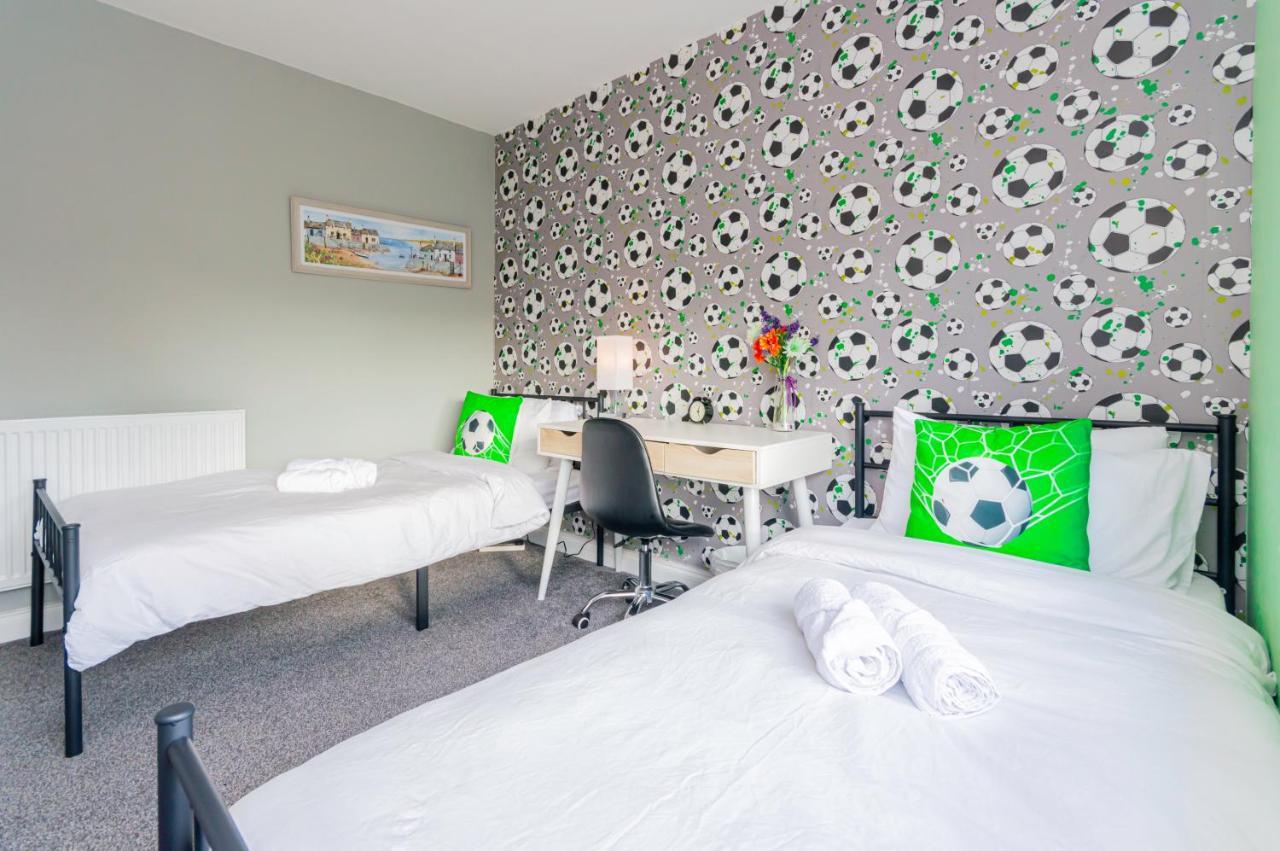 Stunning Place, Close To Windsor & Heathrow & Private Parking Бернем Экстерьер фото
