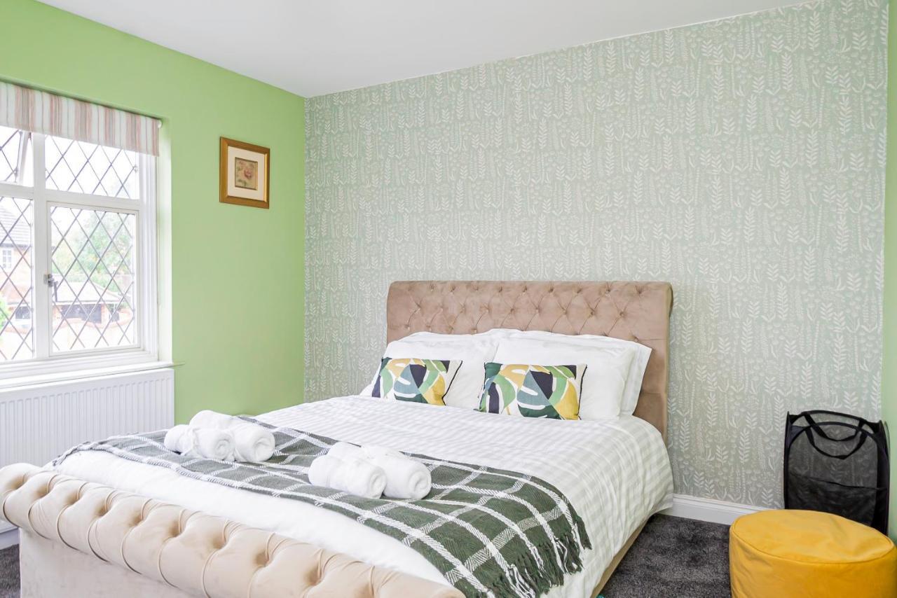 Stunning Place, Close To Windsor & Heathrow & Private Parking Бернем Экстерьер фото