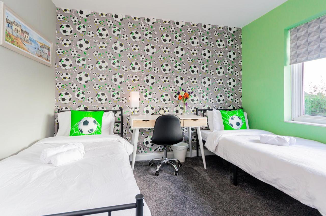 Stunning Place, Close To Windsor & Heathrow & Private Parking Бернем Экстерьер фото