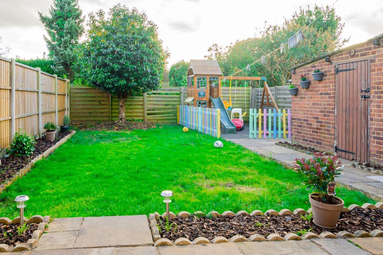 Stunning Place, Close To Windsor & Heathrow & Private Parking Бернем Экстерьер фото